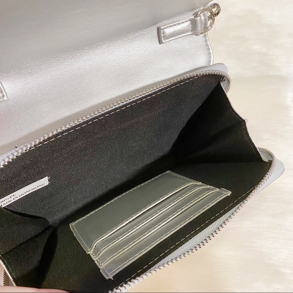 NWT Francesca’s silver quilted wallet/clutch - Picture 5 of 8